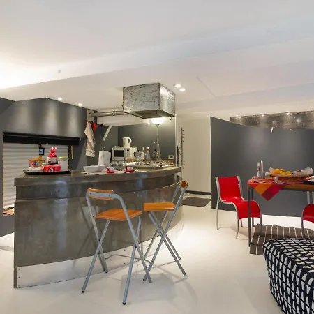 Picturesque In With Balcony Apartment *